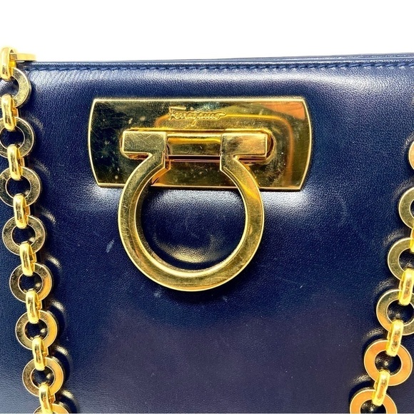 Salvatore Ferragamo Gancini Black Leather Shoulder Bag – Iconic Gold Logo - Picture 3 of 12